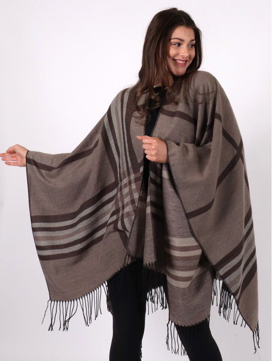 Linear Plaid Patterned Cape W/ Fringe